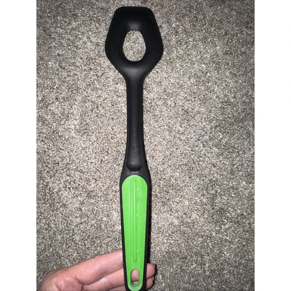 Tupperware kitchen tool